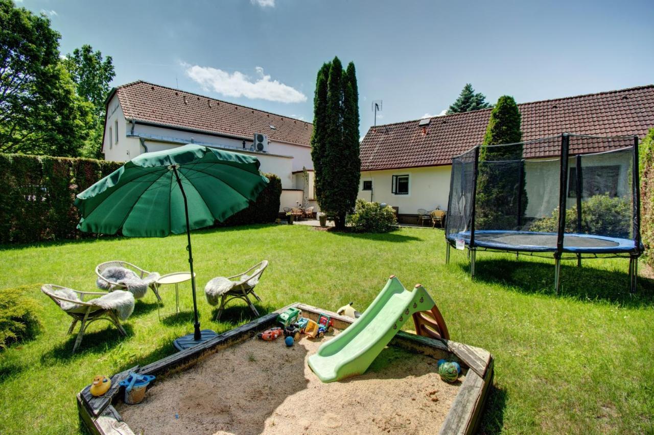 Penzion U Zameckeho Parku Třeboň 外观 照片